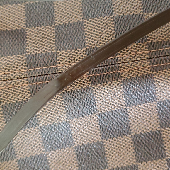 ๐ SOLD ๐ Louis Vuitton Neverfull MM in Damier Ebene - Picture 5 of 17